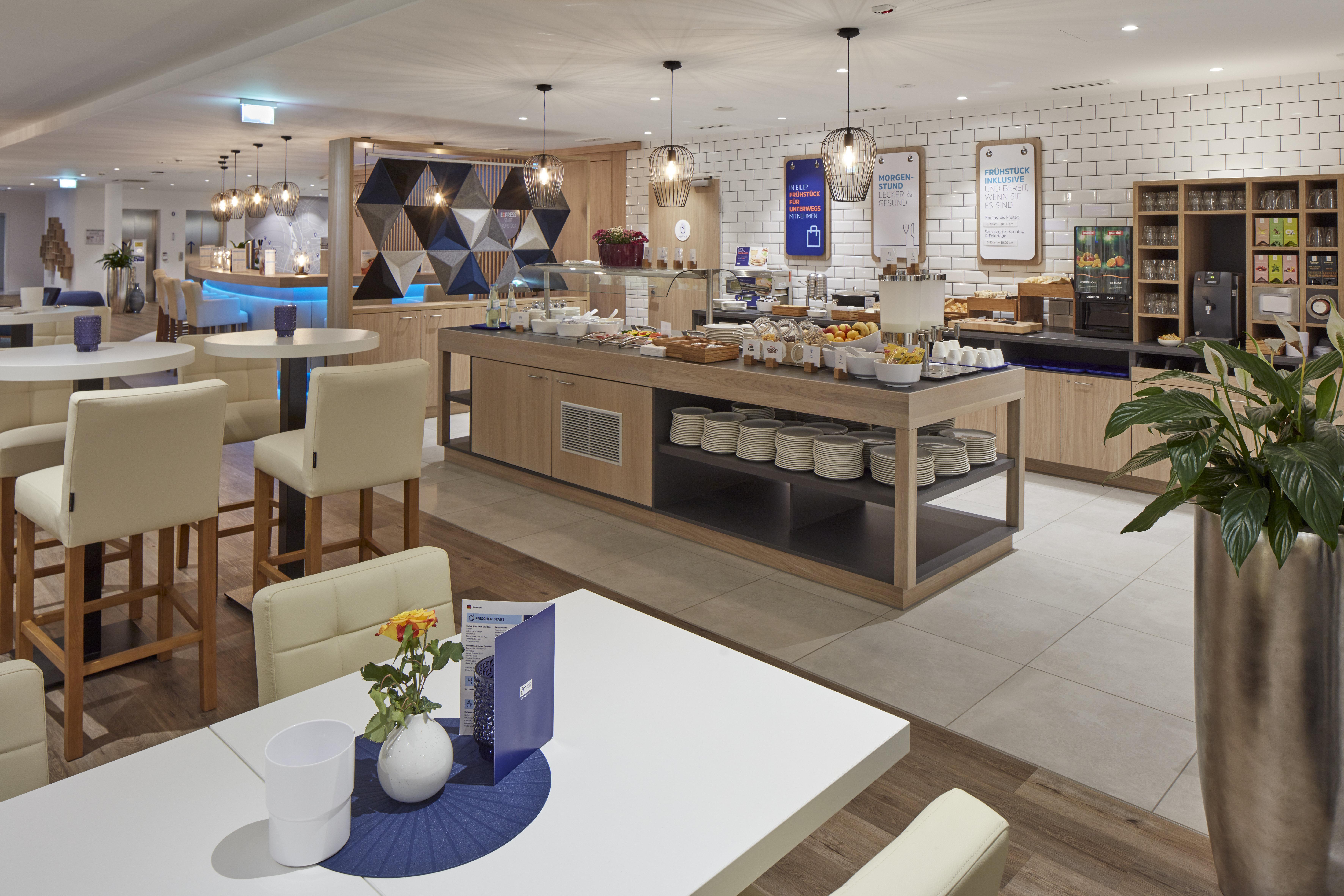 Holiday Inn Express - Merzig By Ihg Bagian luar foto