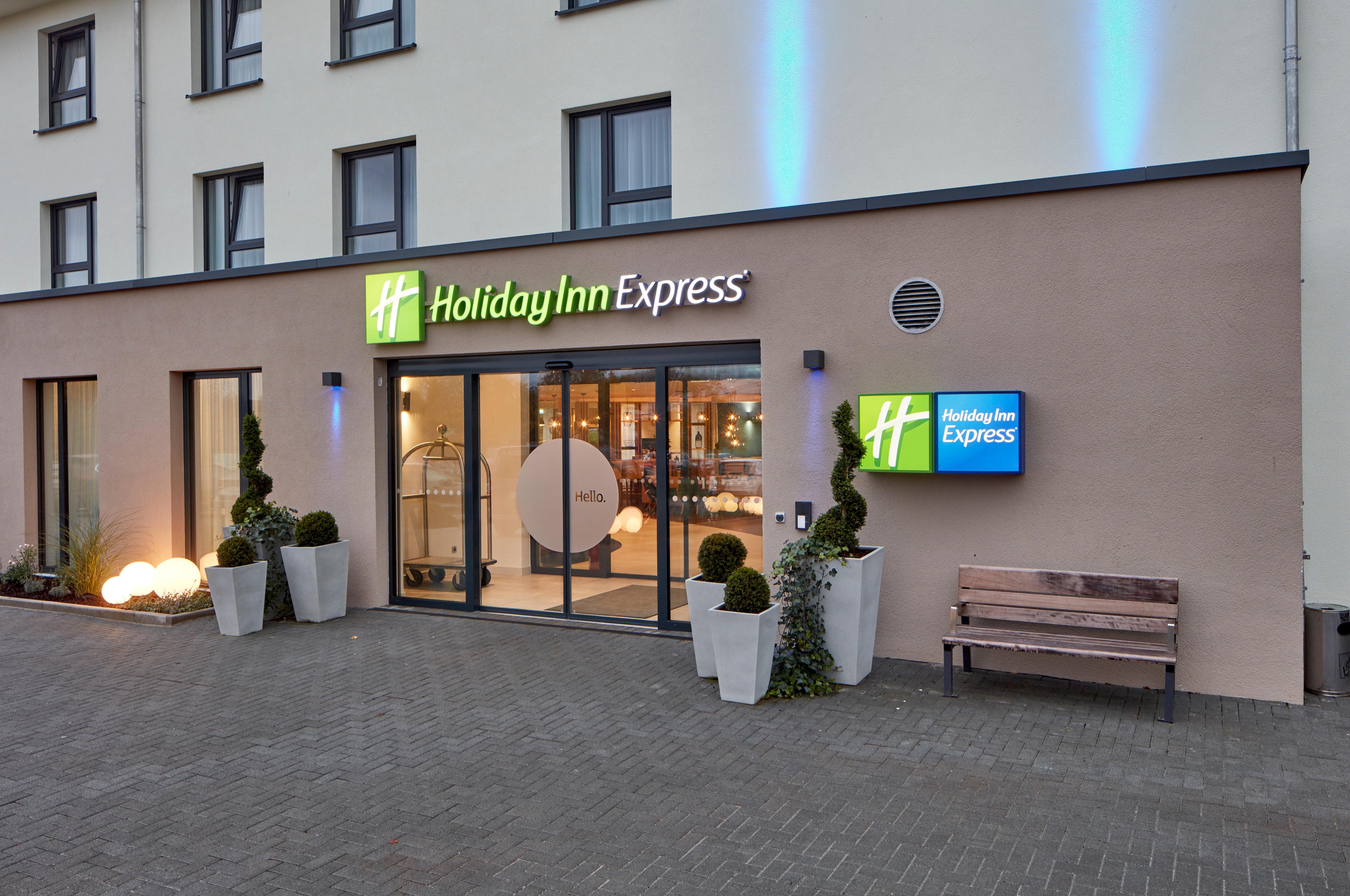Holiday Inn Express - Merzig By Ihg Bagian luar foto
