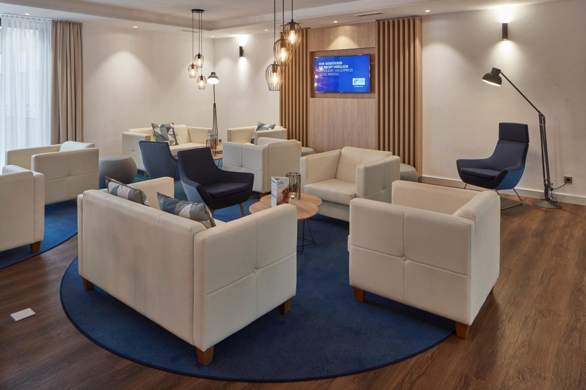 Holiday Inn Express - Merzig By Ihg Bagian luar foto